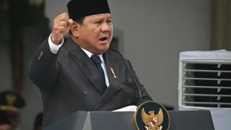 Ekonom Ungkap Alasan IHSG Anjlok, Bukan karena Pidato Prabowo